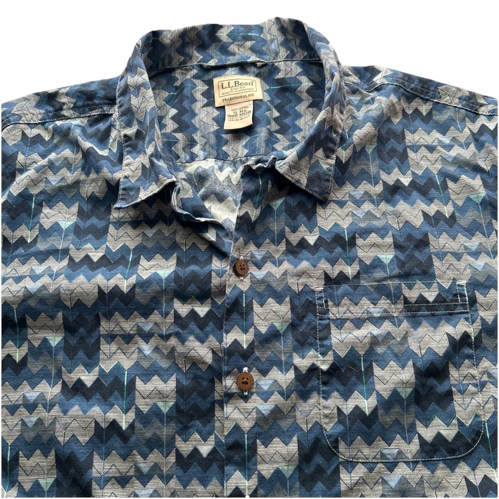 LL Bean Traditional Fit Men's XL Tropics Geometric Print Short Sleeve‎ Shirt EUC